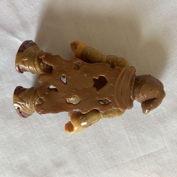 Poison Ivy And Scare Crow Action Figures 3” Tall - Picture 7 of 8